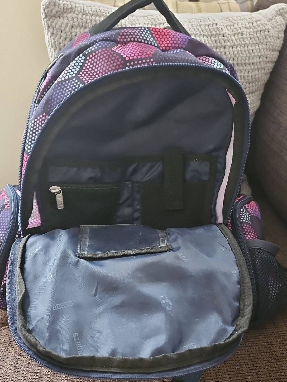Roots Geometric Patterned Backpack - Picture 6 of 8